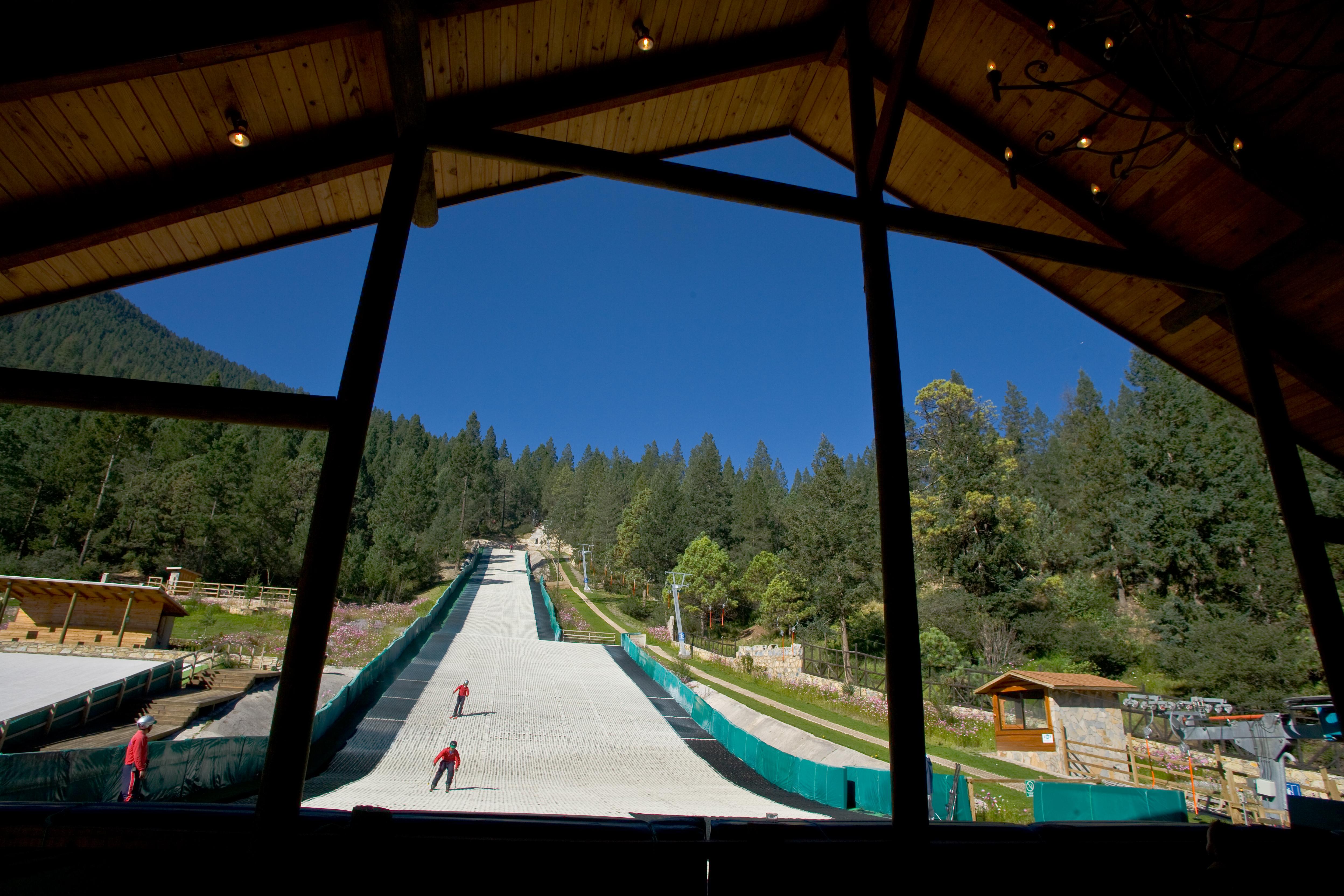 Hotel Bosques De Monterreal San Antonio de las Alazanas Zewnętrze zdjęcie